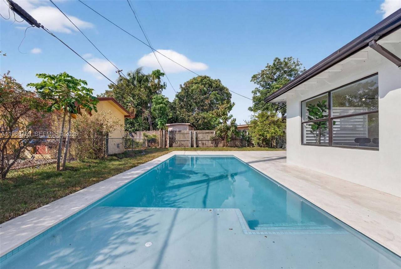 190 NE 173rd St, Miami, FL 33162 Photo