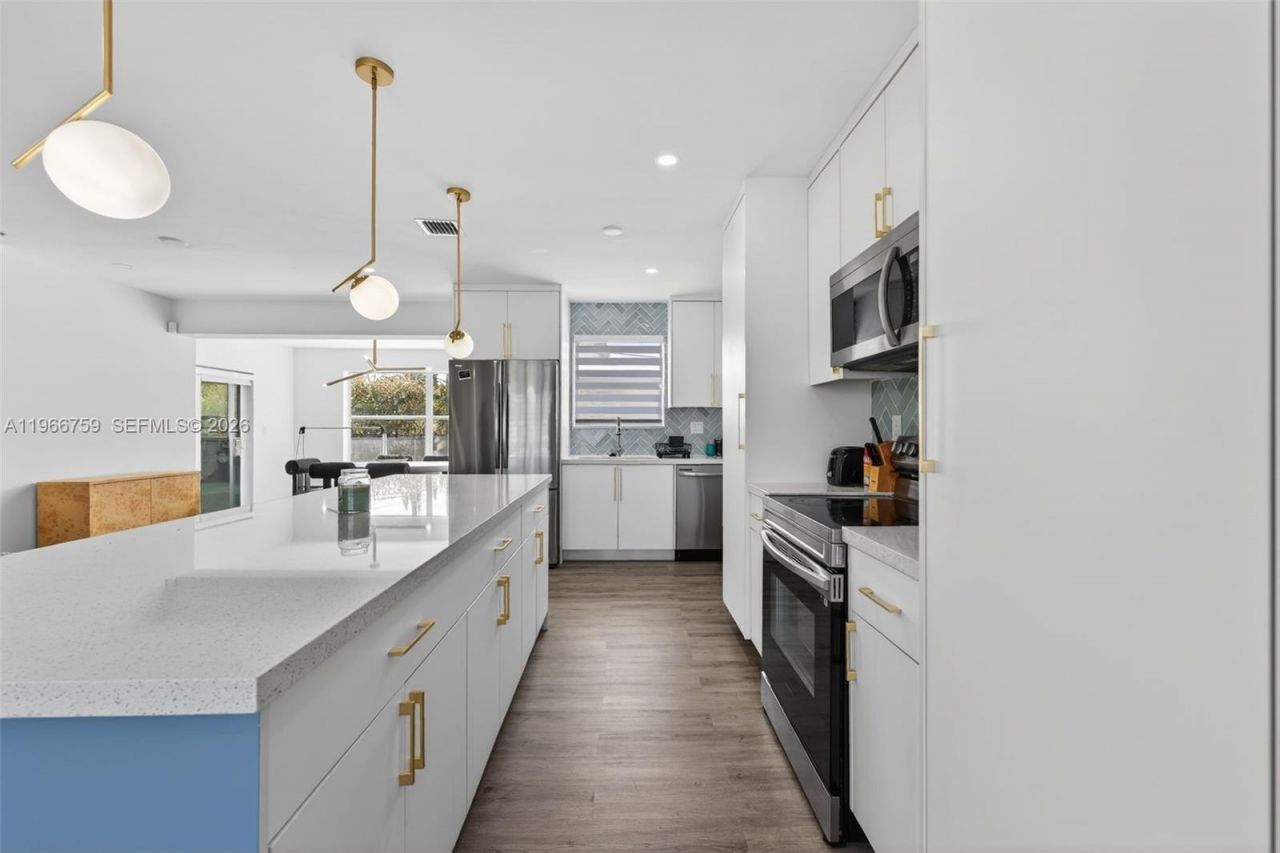 190 NE 173rd St, Miami, FL 33162 Photo