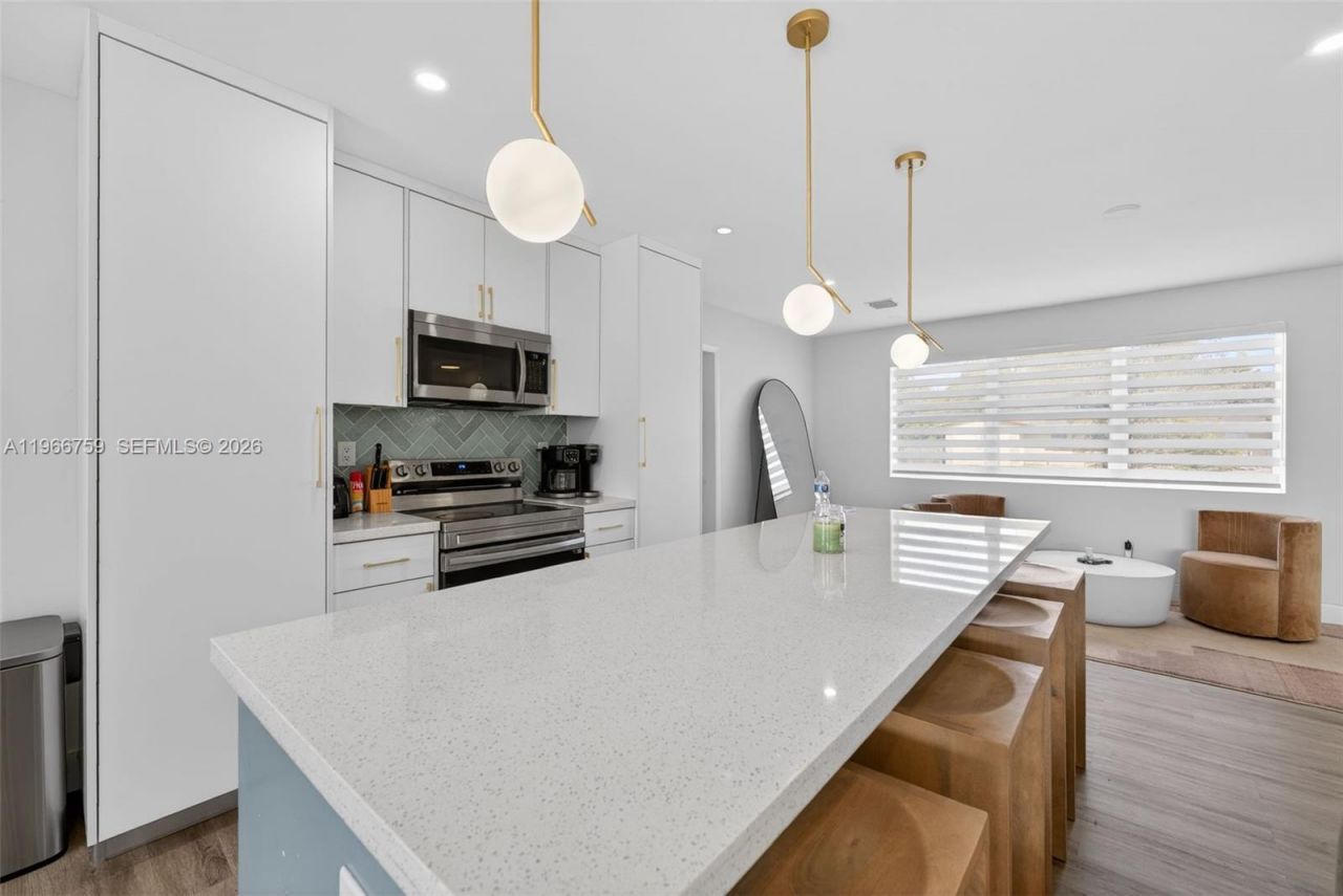 190 NE 173rd St, Miami, FL 33162 Photo