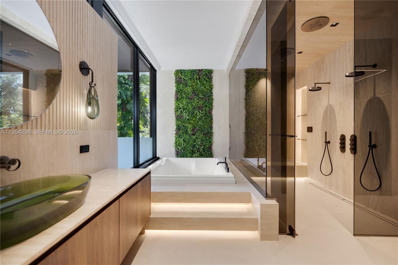 3210 Coacoochee St, Miami, FL 33133 Photo