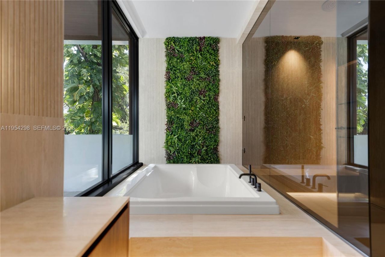 3210 Coacoochee St, Miami, FL 33133 Photo