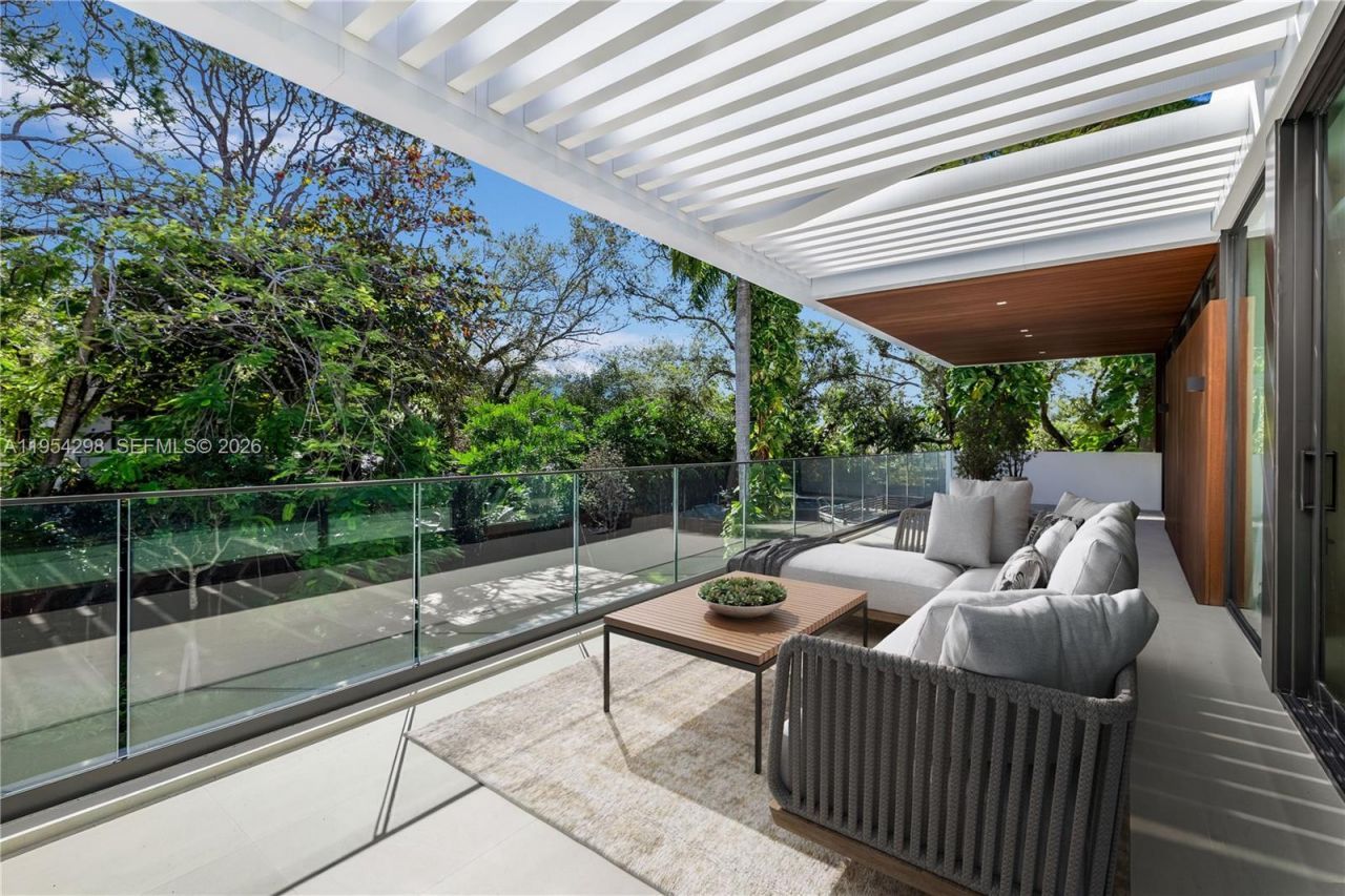 3210 Coacoochee St, Miami, FL 33133 Photo