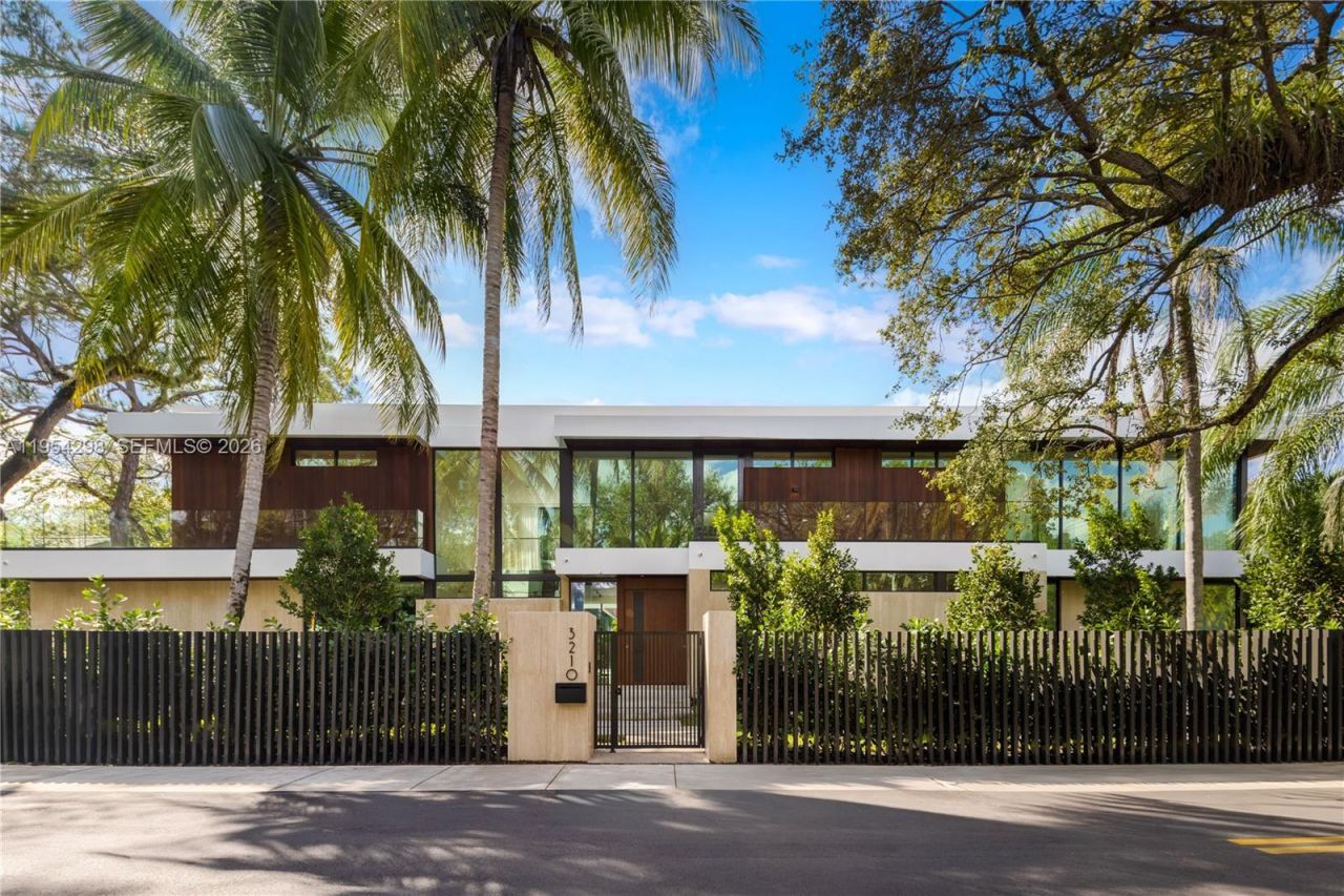 3210 Coacoochee St, Miami, FL 33133 Photo