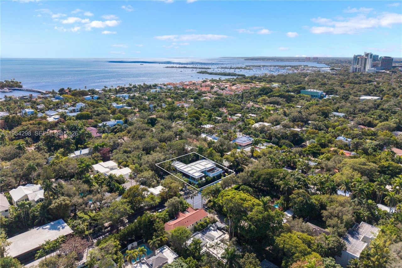 3210 Coacoochee St, Miami, FL 33133 Photo