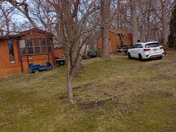 27 Oyster Bay, Lakemoor, IL 60051