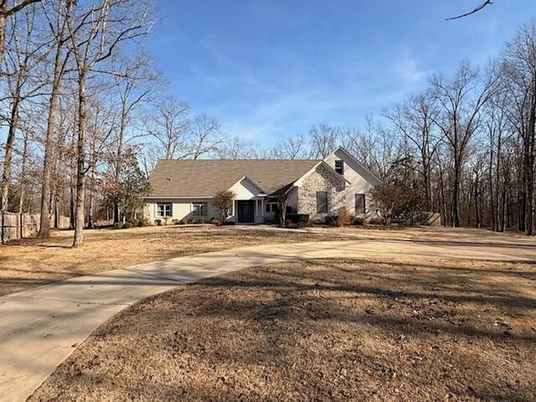 108 Brookside Court, Tupelo, MS 38801