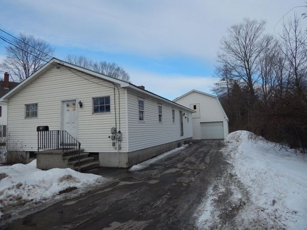 19 Park Street, Paris, ME 04281