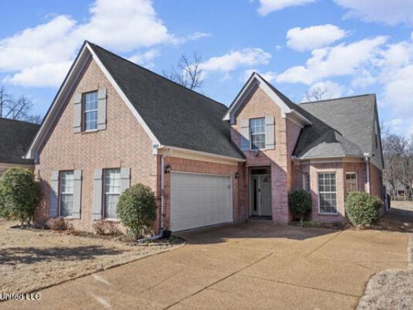 203 Fairway Trace Drive, Hernando, MS 38632