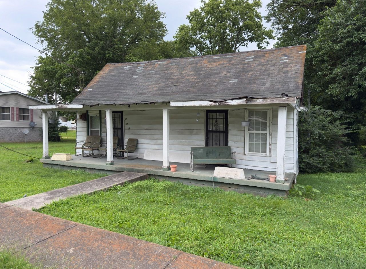 209 Olive Street, Mount Pleasant, TN 38474 Main Photo