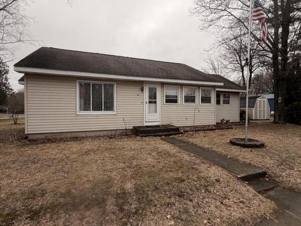 156 S Stearns Street, Barryton, MI 49305