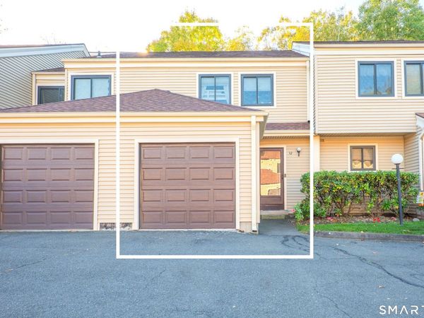 32 Deer, Unit 32, Bethel, CT 06801