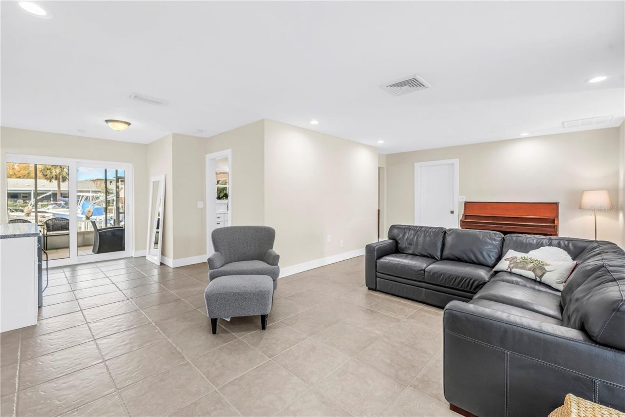 4000 14th Street Ne, Saint Petersburg, FL 33703 Photo