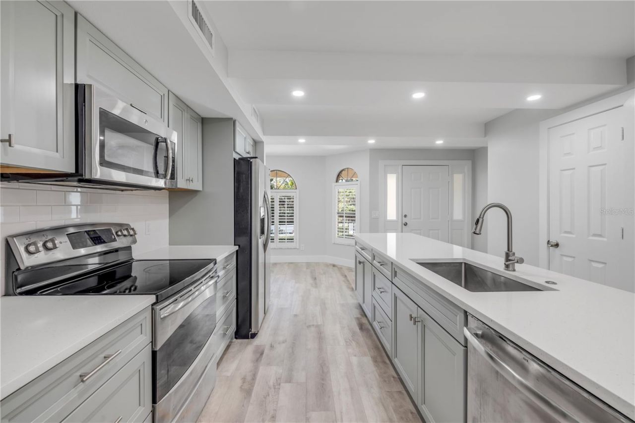 135 Marina Bay Drive, New Smyrna Beach, FL 32169 Photo