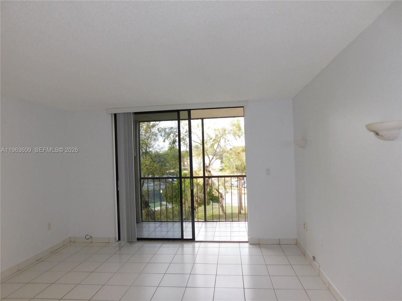 8025 SW 107 Av, Unit 321, Miami, FL 33173 Photo