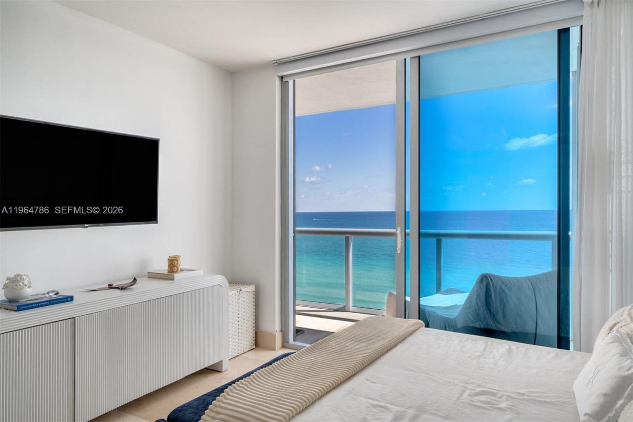 6799 Collins Ave, Unit 1102, Miami Beach, FL 33141 Photo