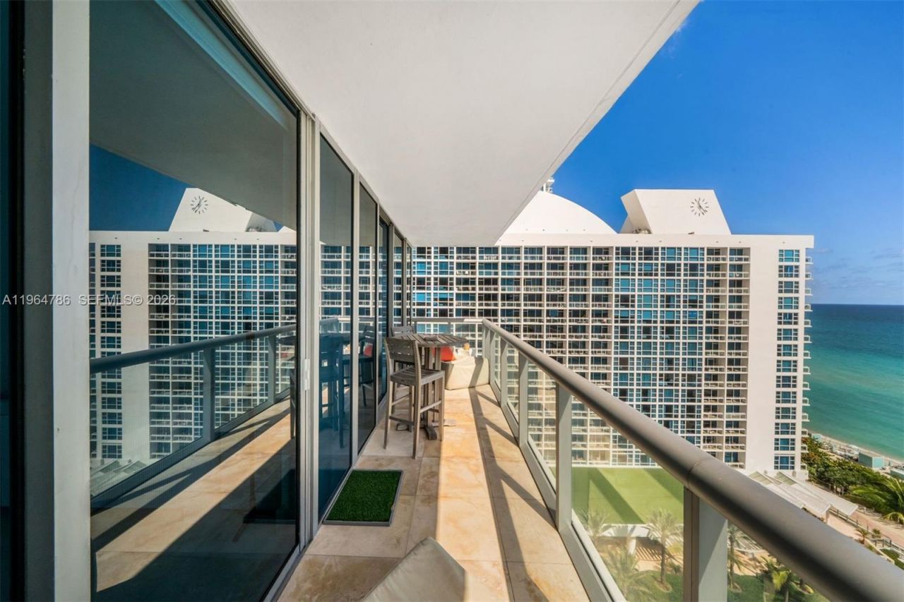 6799 Collins Ave, Unit 1102, Miami Beach, FL 33141 Photo