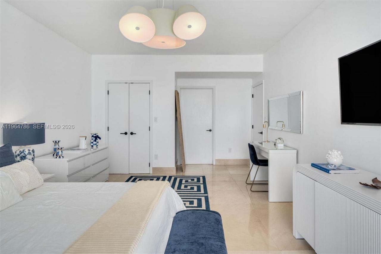 6799 Collins Ave, Unit 1102, Miami Beach, FL 33141 Photo