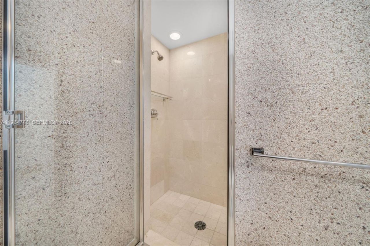 6799 Collins Ave, Unit 1102, Miami Beach, FL 33141 Photo