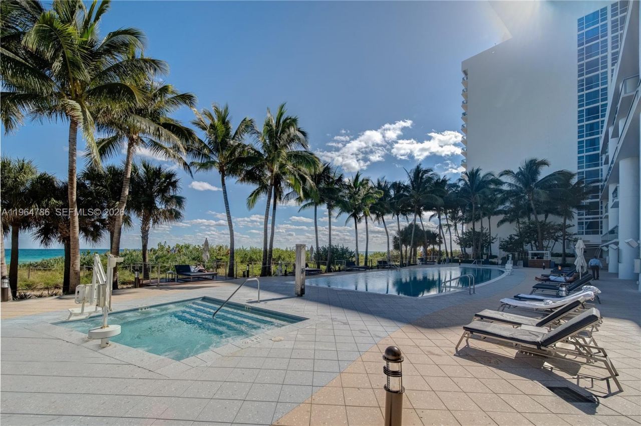 6799 Collins Ave, Unit 1102, Miami Beach, FL 33141 Photo