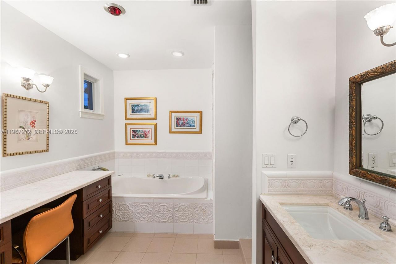 4867 SW 82nd St, Miami, FL 33143 Photo