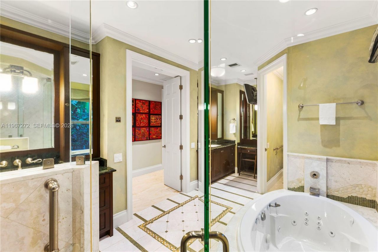 4867 SW 82nd St , Miami, FL 33143 Photo