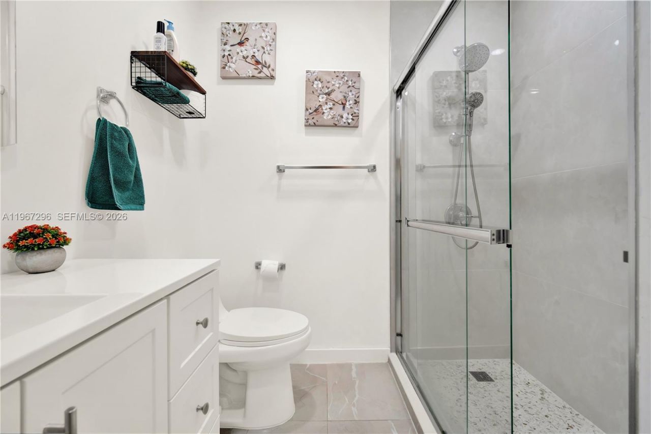 10881 SW 6th St, Unit 7, Sweetwater, FL 33174 Photo