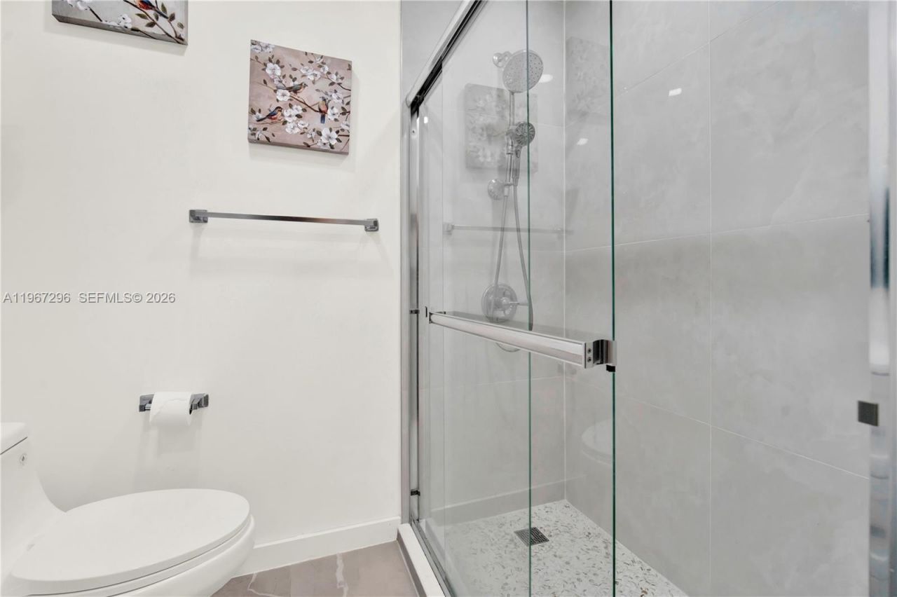 10881 SW 6th St, Unit 7, Sweetwater, FL 33174 Photo