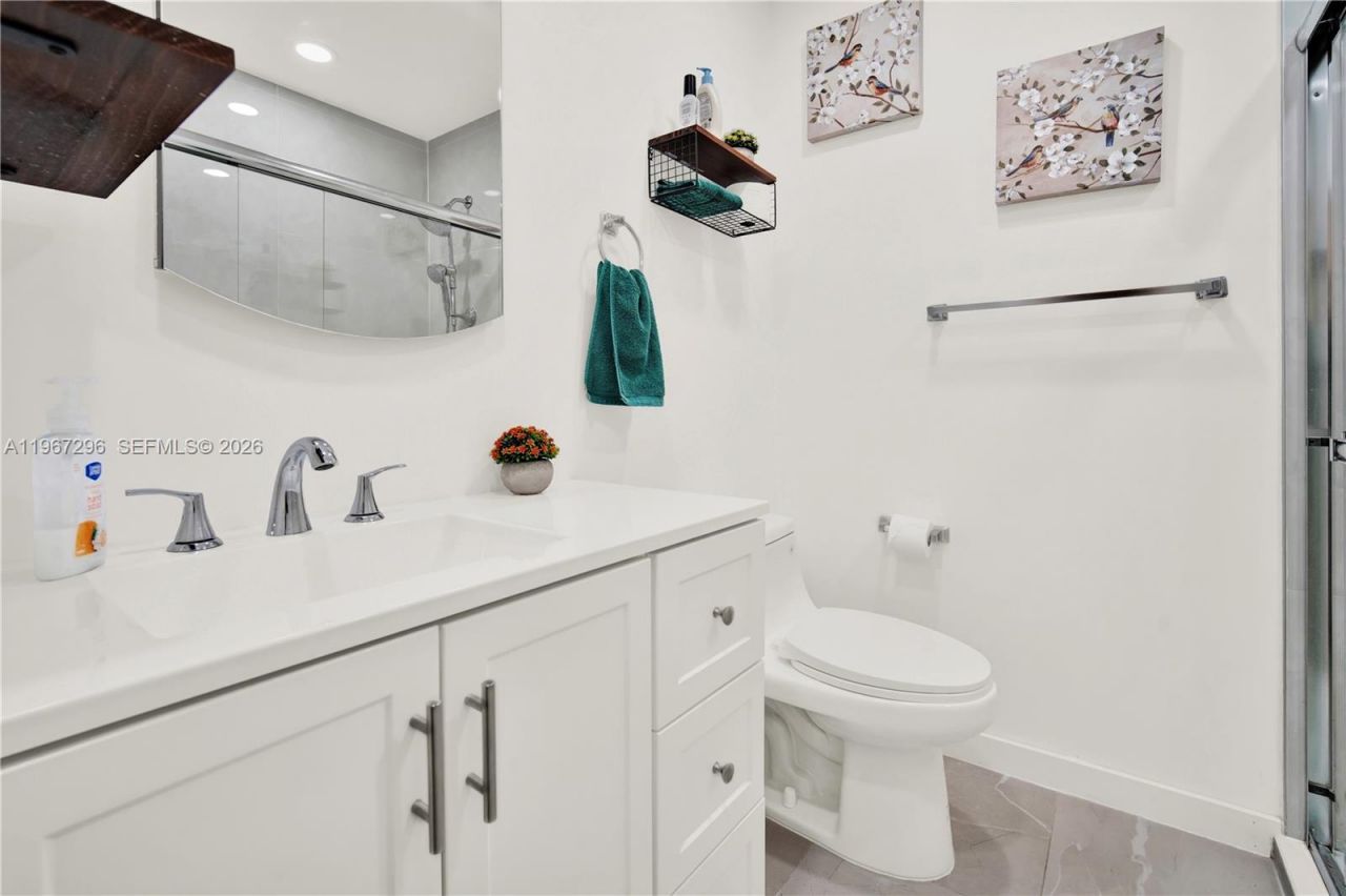 10881 SW 6th St, Unit 7, Sweetwater, FL 33174 Photo