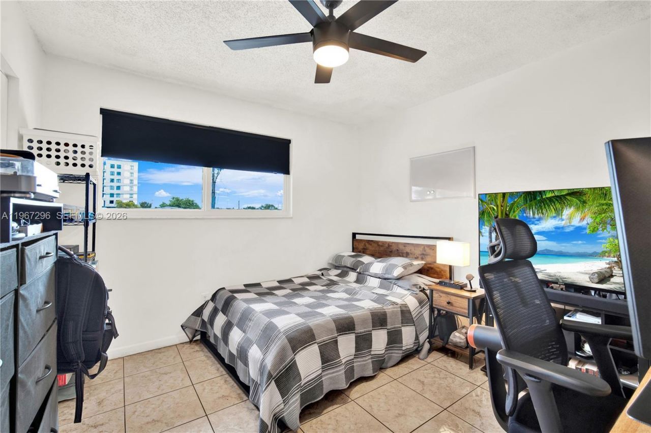 10881 SW 6th St, Unit 7, Sweetwater, FL 33174 Photo