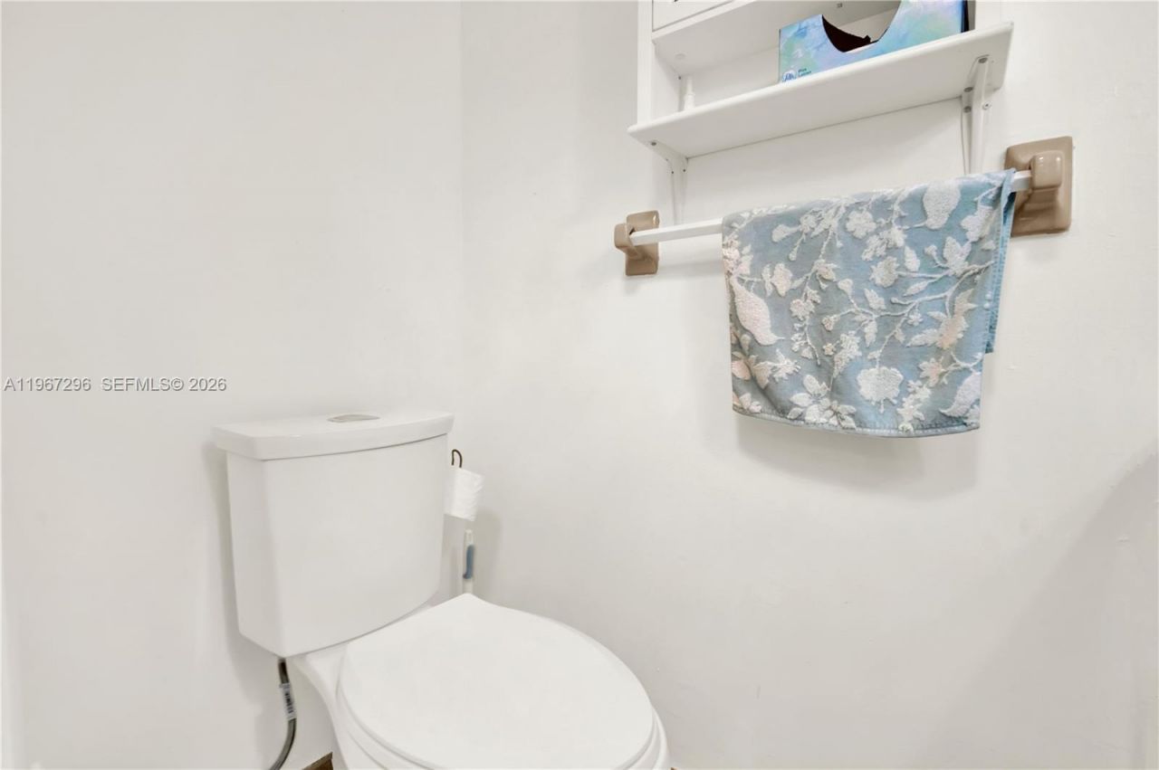 10881 SW 6th St, Unit 7, Sweetwater, FL 33174 Photo