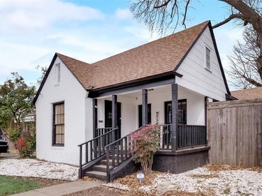 2707 Burlington Boulevard, Dallas, TX 75211