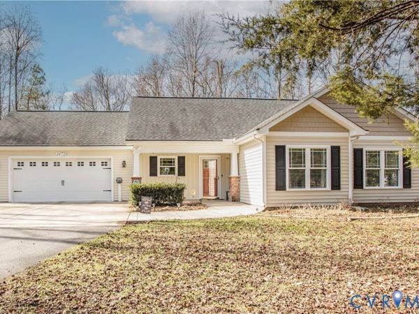14720 Gamblers Cove Lane, Chester, VA 23836