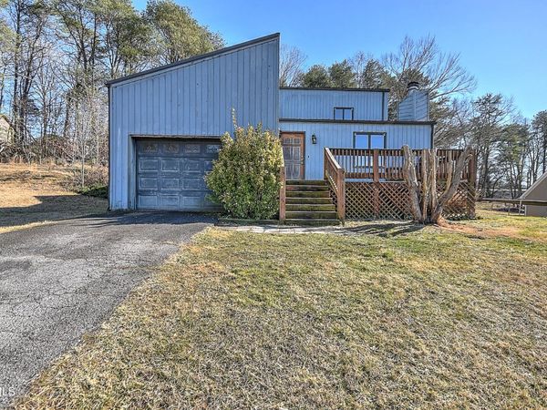 211 Sunny Hill Court, Fall Branch, TN 37656