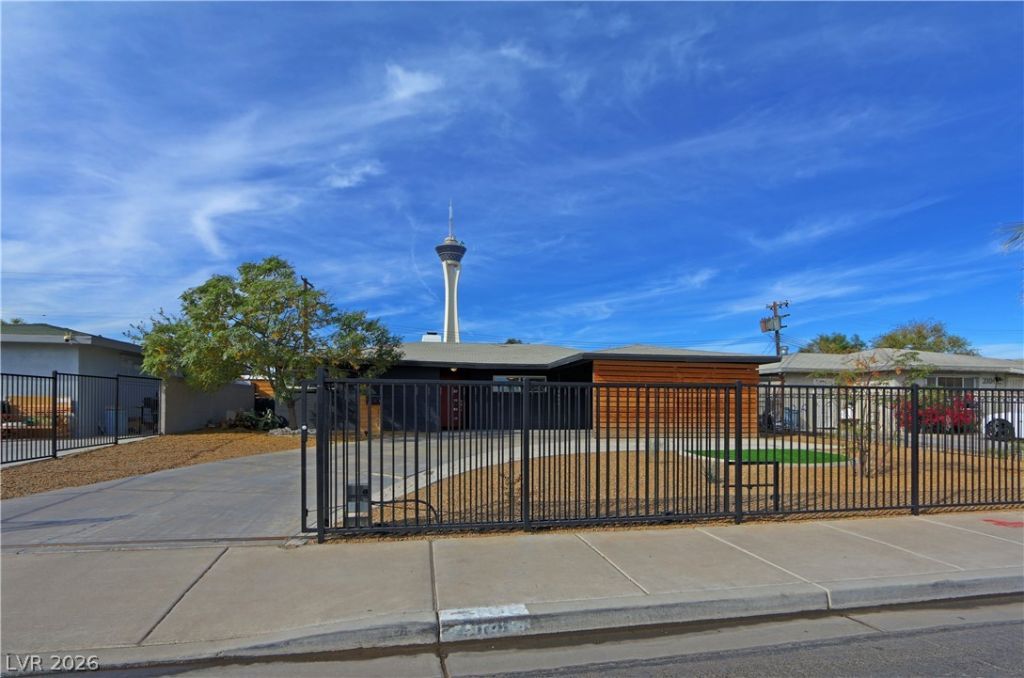 2108 S 6th Street, Las Vegas, NV 89104 Main Photo