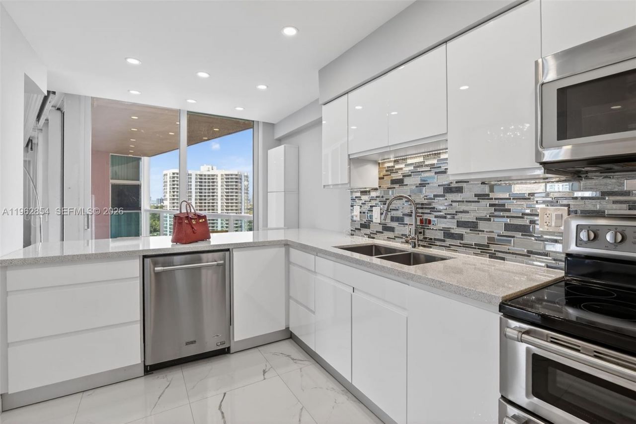 3370 Hidden Bay Dr, Unit 1501, Aventura, FL 33180 Photo