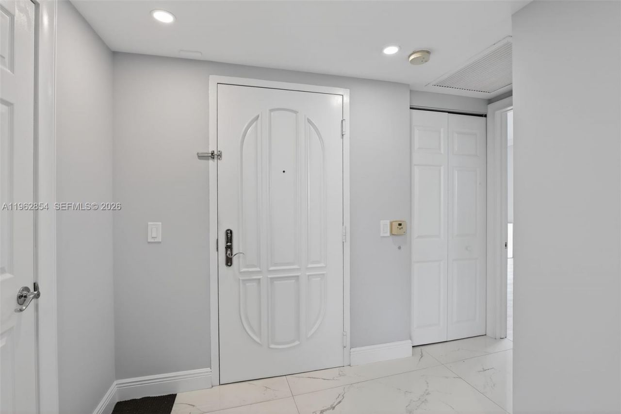 3370 Hidden Bay Dr, Unit 1501, Aventura, FL 33180 Photo