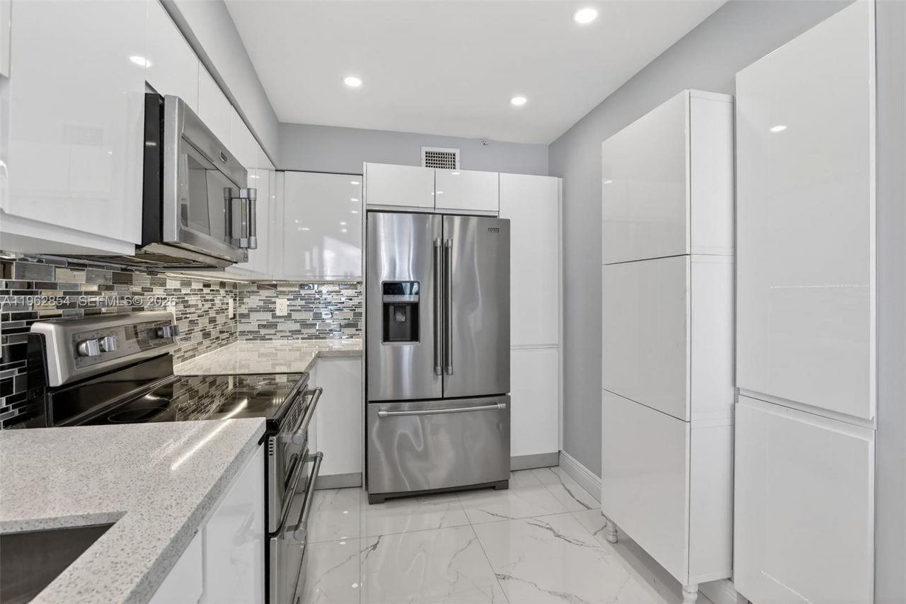 3370 Hidden Bay Dr, Unit 1501, Aventura, FL 33180 Photo