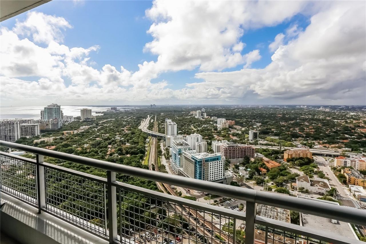 60 SW 13th St, Unit 3404, Miami, FL 33130 Photo