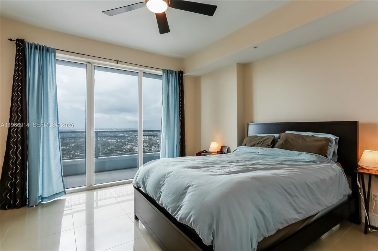 60 SW 13th St, Unit 3404, Miami, FL 33130 Photo