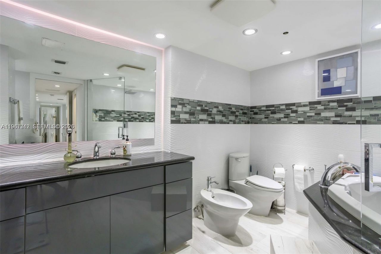 300 Three Islands Blvd , Unit PH3A, Hallandale Beach, FL 33009 Photo