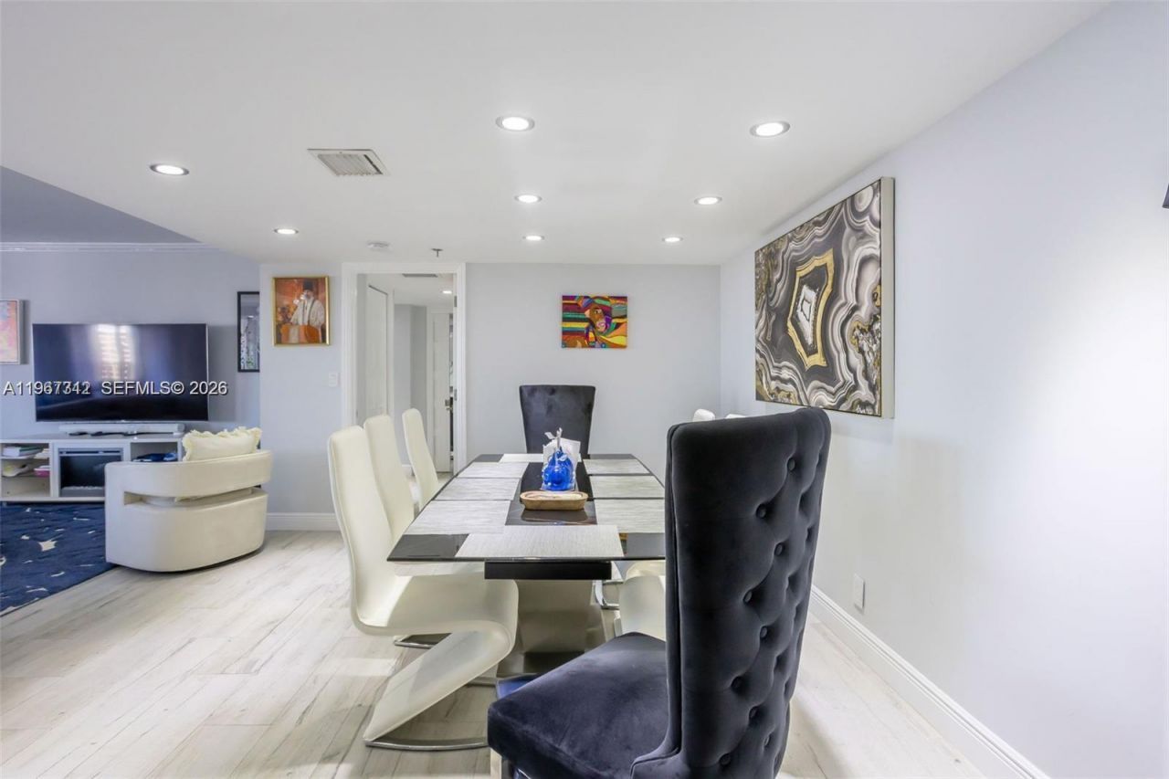 300 Three Islands Blvd , Unit PH3A, Hallandale Beach, FL 33009 Photo