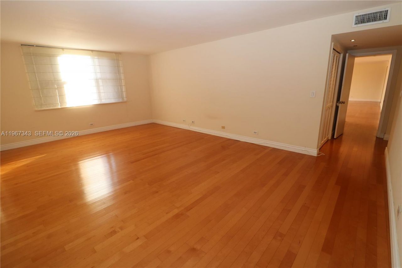 1800 NE 114th St, Unit 608, Miami, FL 33181 Photo