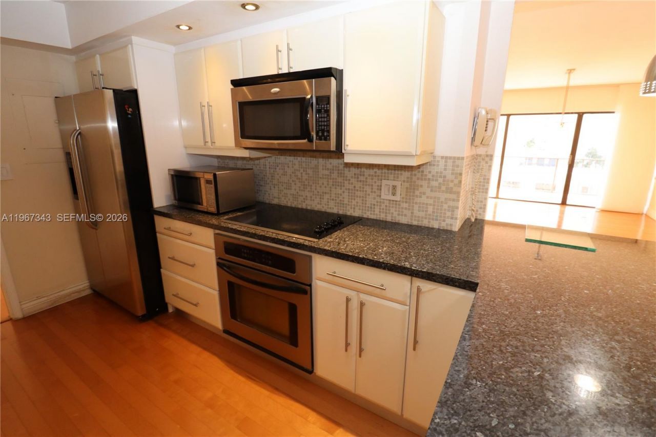 1800 NE 114th St, Unit 608, Miami, FL 33181 Photo