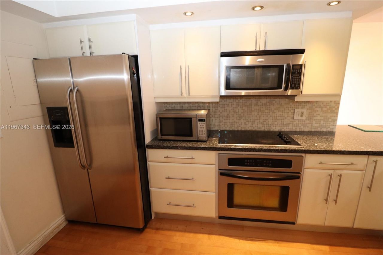 1800 NE 114th St, Unit 608, Miami, FL 33181 Photo