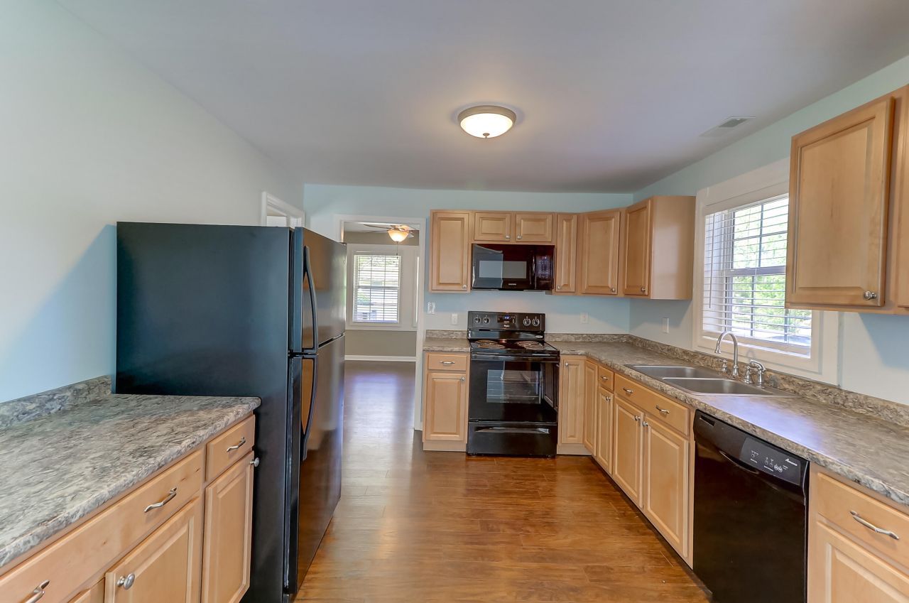 2401 Eagle Drive Photo 6