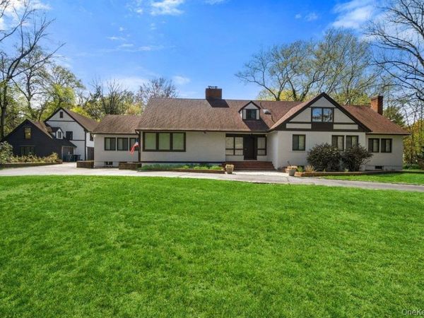 19 Frost Creek Drive, Locust Valley, NY 11560