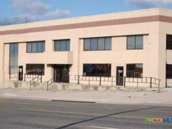 1305 S Key Avenue, Lampasas, TX 76550