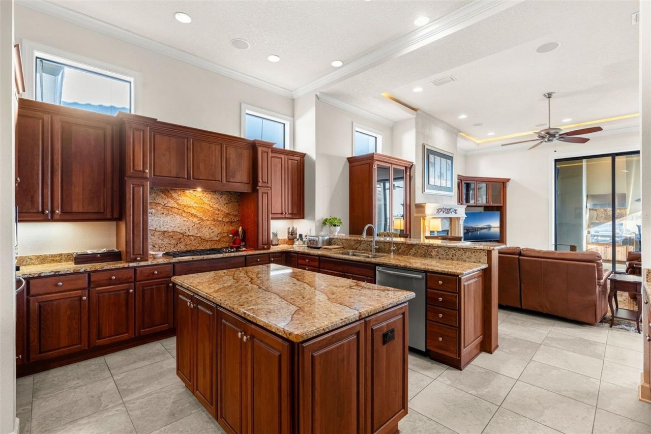 4125 Causeway Vista Drive, Tampa, FL 33615 Photo