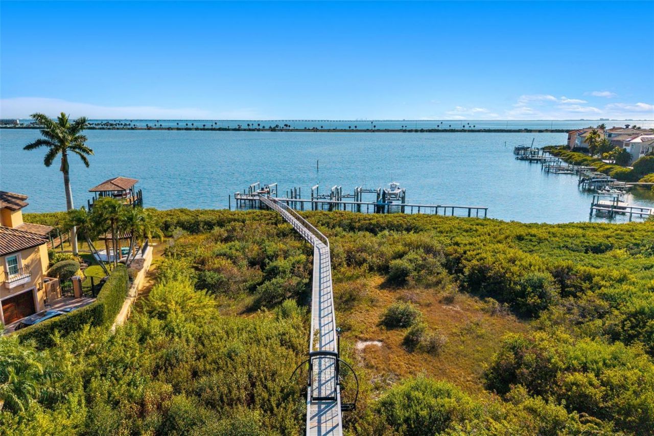 4125 Causeway Vista Drive, Tampa, FL 33615 Photo