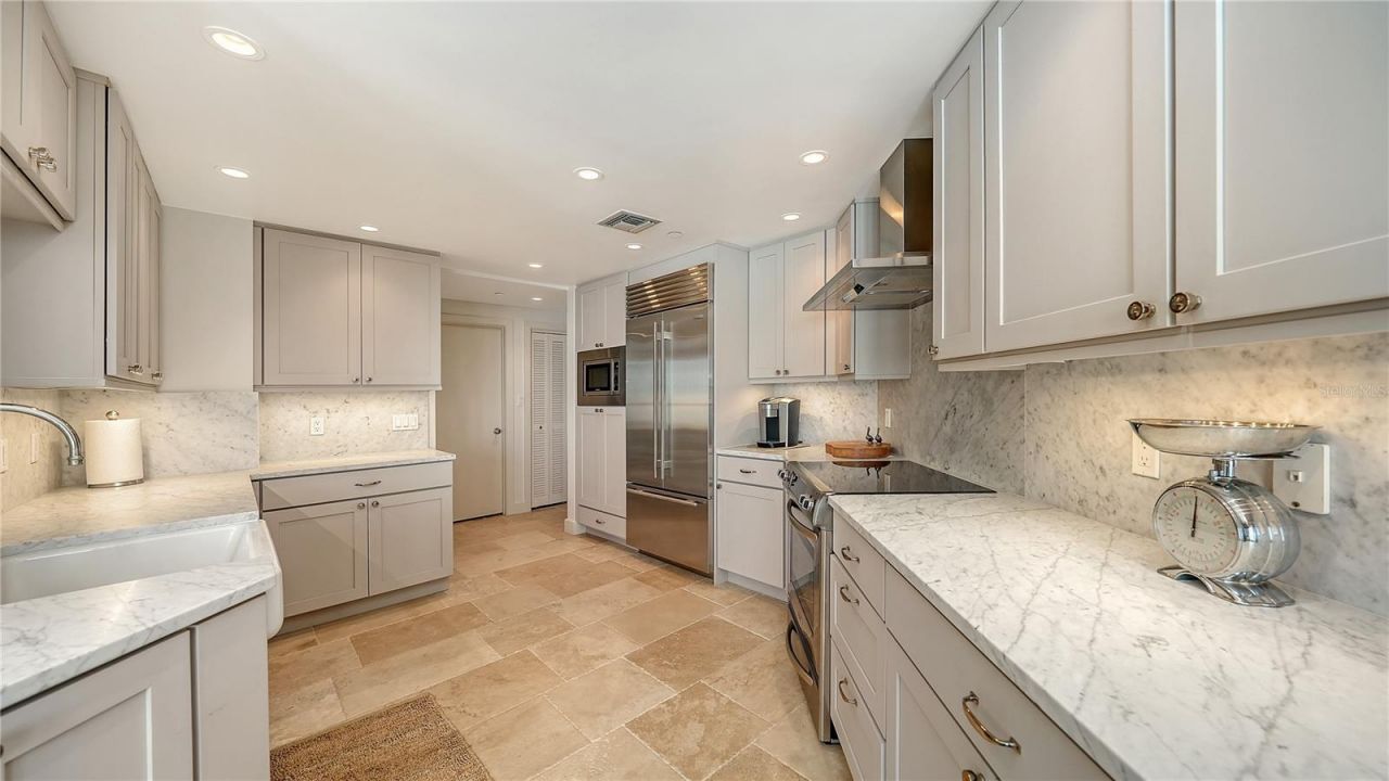 1211 Gulf Of Mexico Drive, Unit 610, Longboat Key, FL 34228 Photo